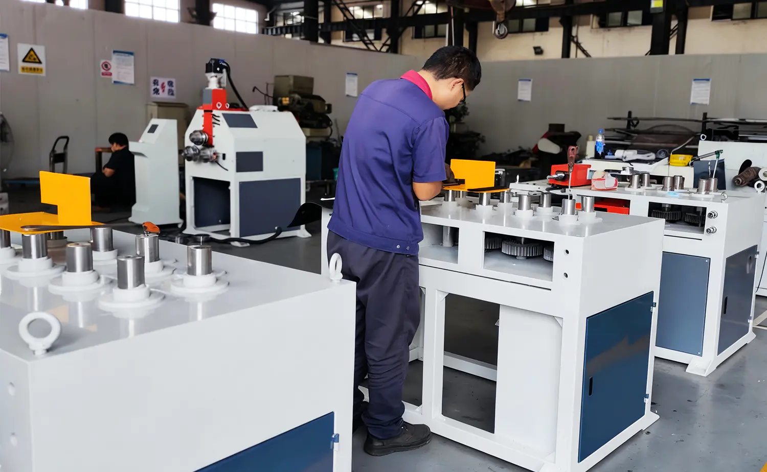 آلة ثني الأنبوب CNC عالية الدقة آلة ثني الأنبوب CNC عالية الدقة