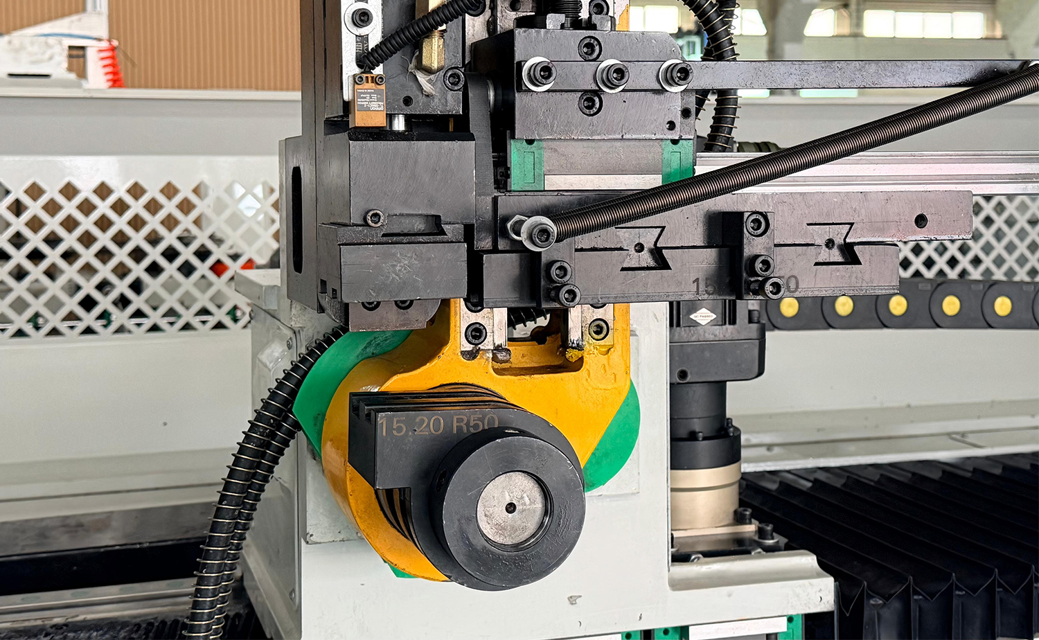 آلة ثني الأنبوب المزدوج الرأس DB CNC